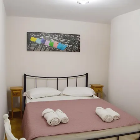 Inna's Summer House *