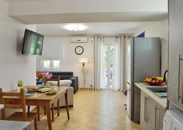 Inna's Summer House Apartment Lixouri