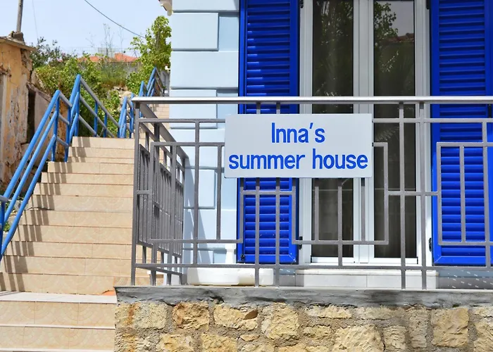 Inna's Summer House Apartment
