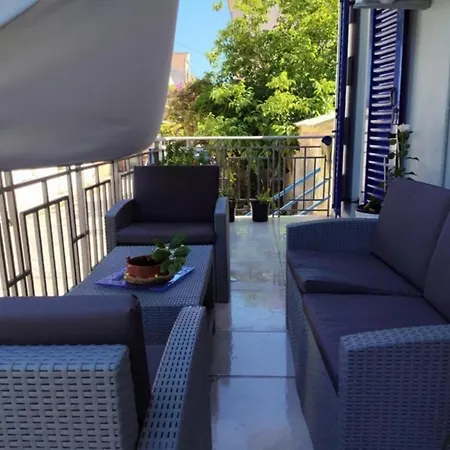 Inna's Summer House Apartament