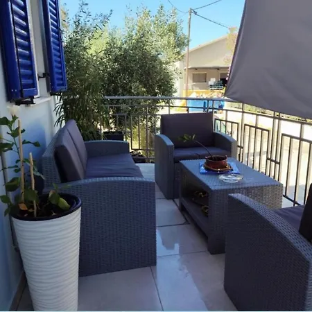 Inna's Summer House * Lixouri